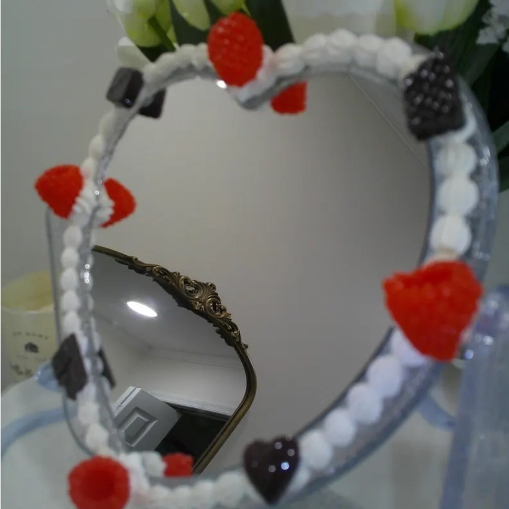 Magnifying Choclate Raspberry Mirror